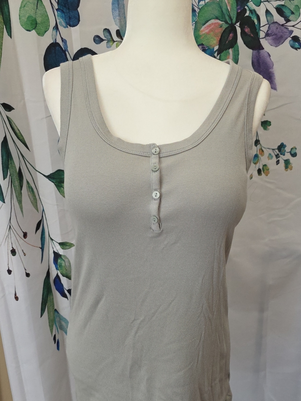torrid Light Gray Ribbed Henley Tank Top